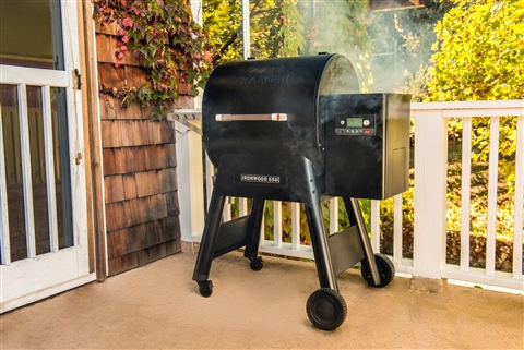 Traeger Ironwood 650 Smoker Grill